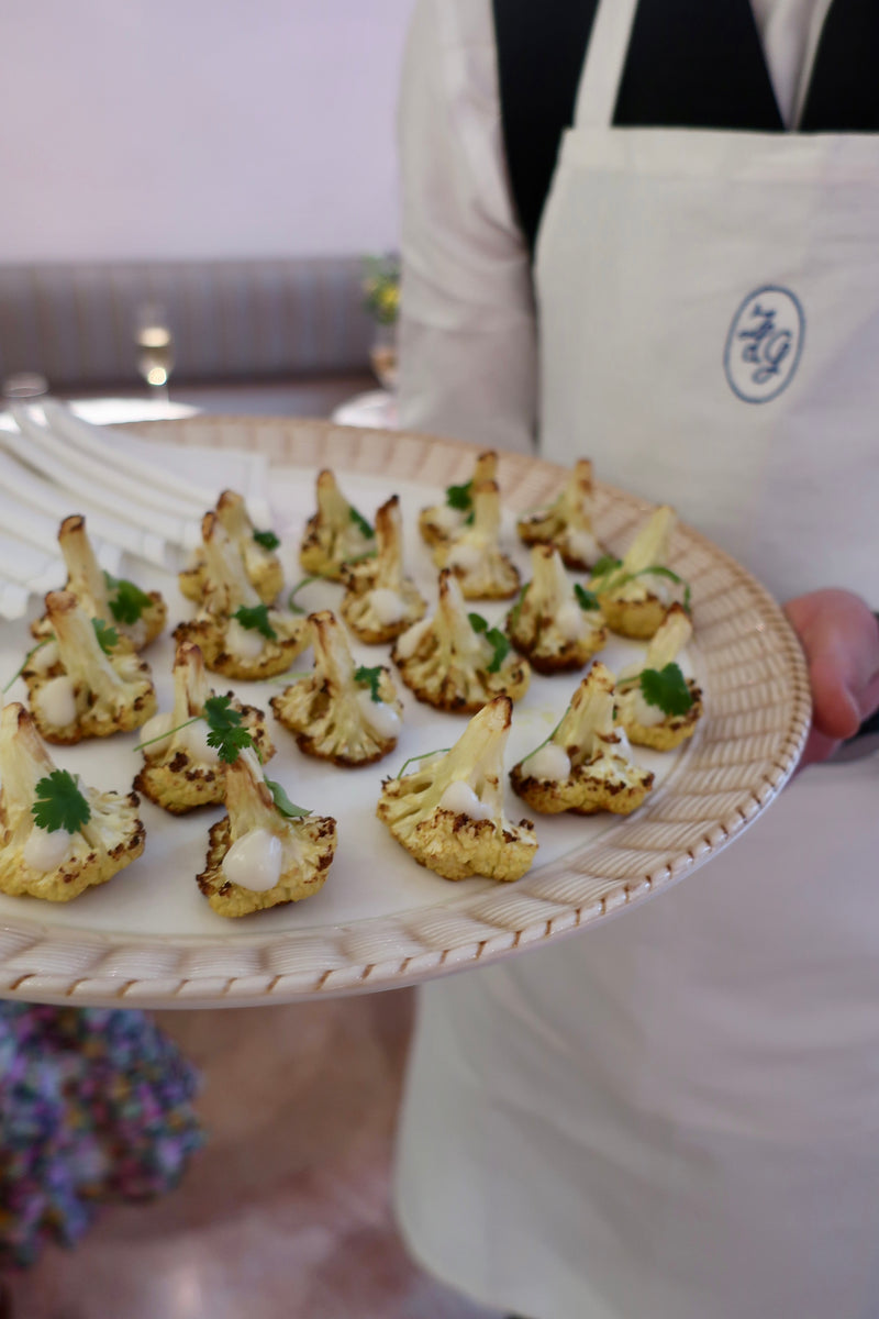 Osier Cake Platter, Natural – Z.d.G. by Zoë de Givenchy