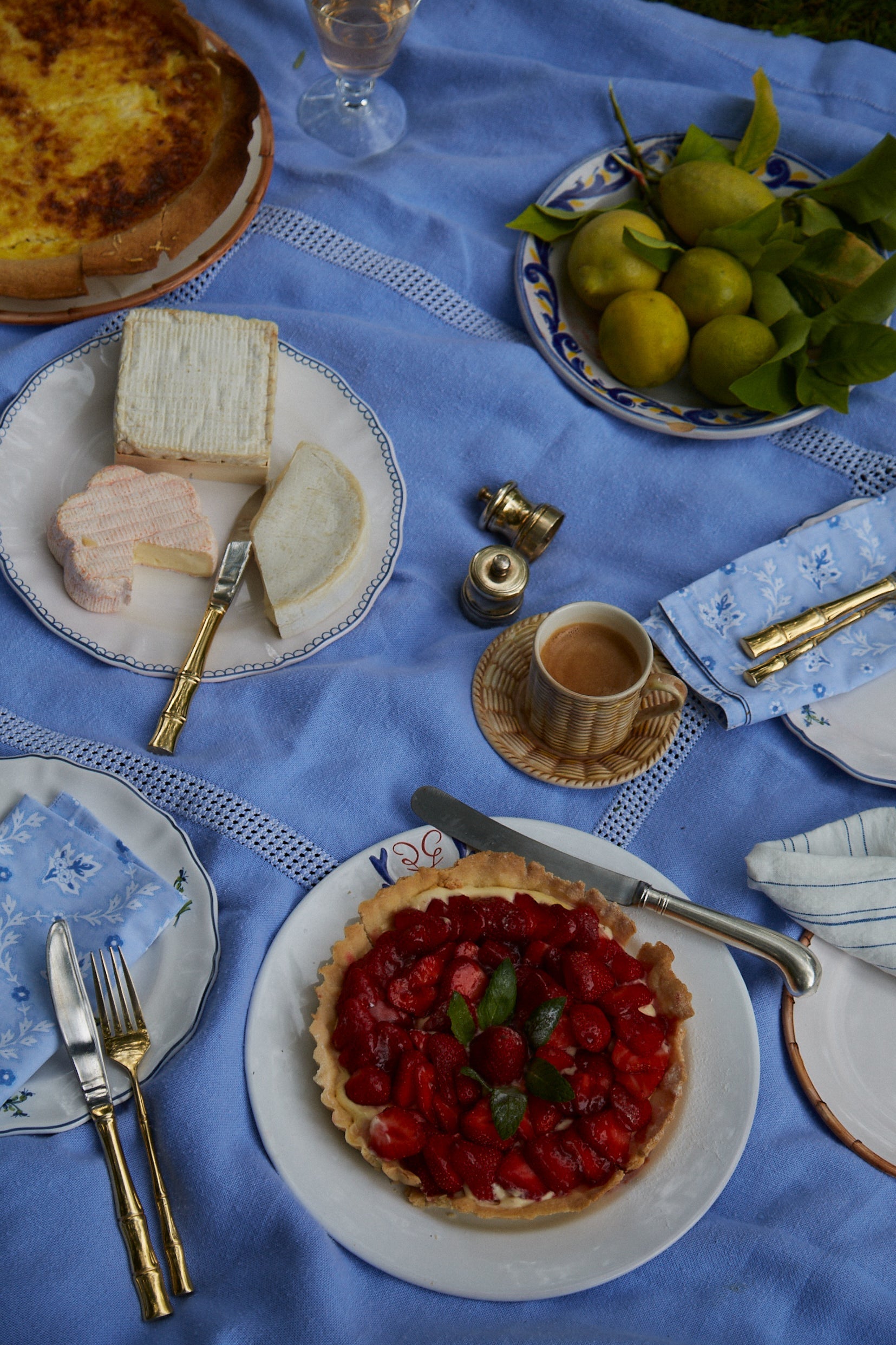 Picnic Setting with Osier Espresso Cup & Saucer, Natural