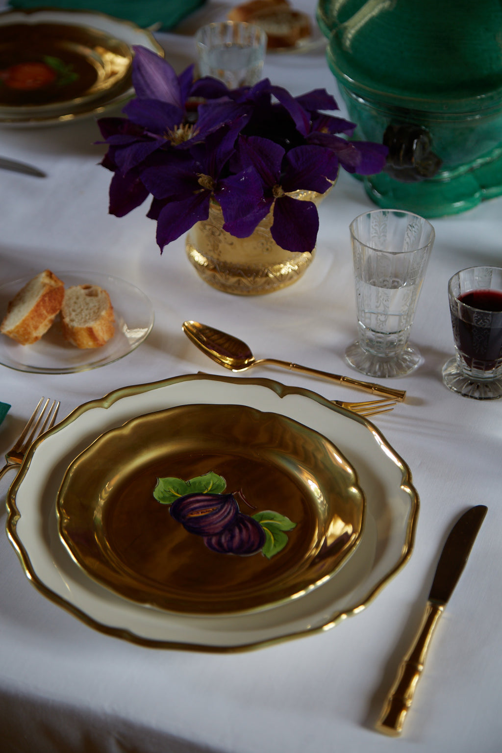 table setting with Fruits d'Or Salad/Dessert Plate, Fig
