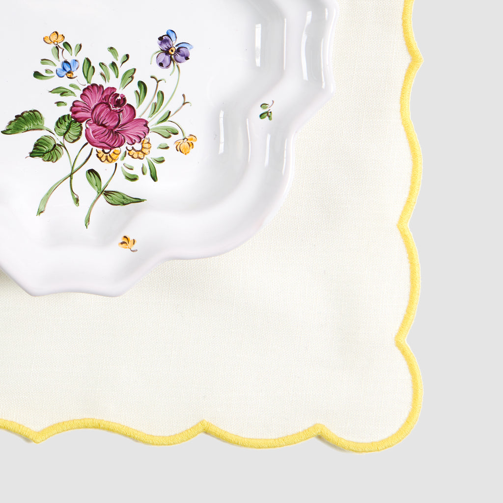 Close up detail of Picardie Drageoir, Florale
