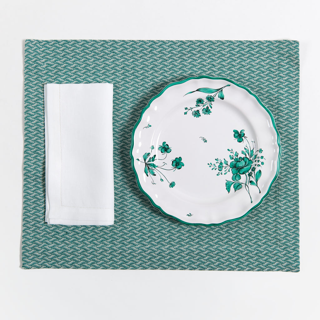 Camaïeu Dinner Plate, Green with Emerald Jacquard Placemat and White Napkin