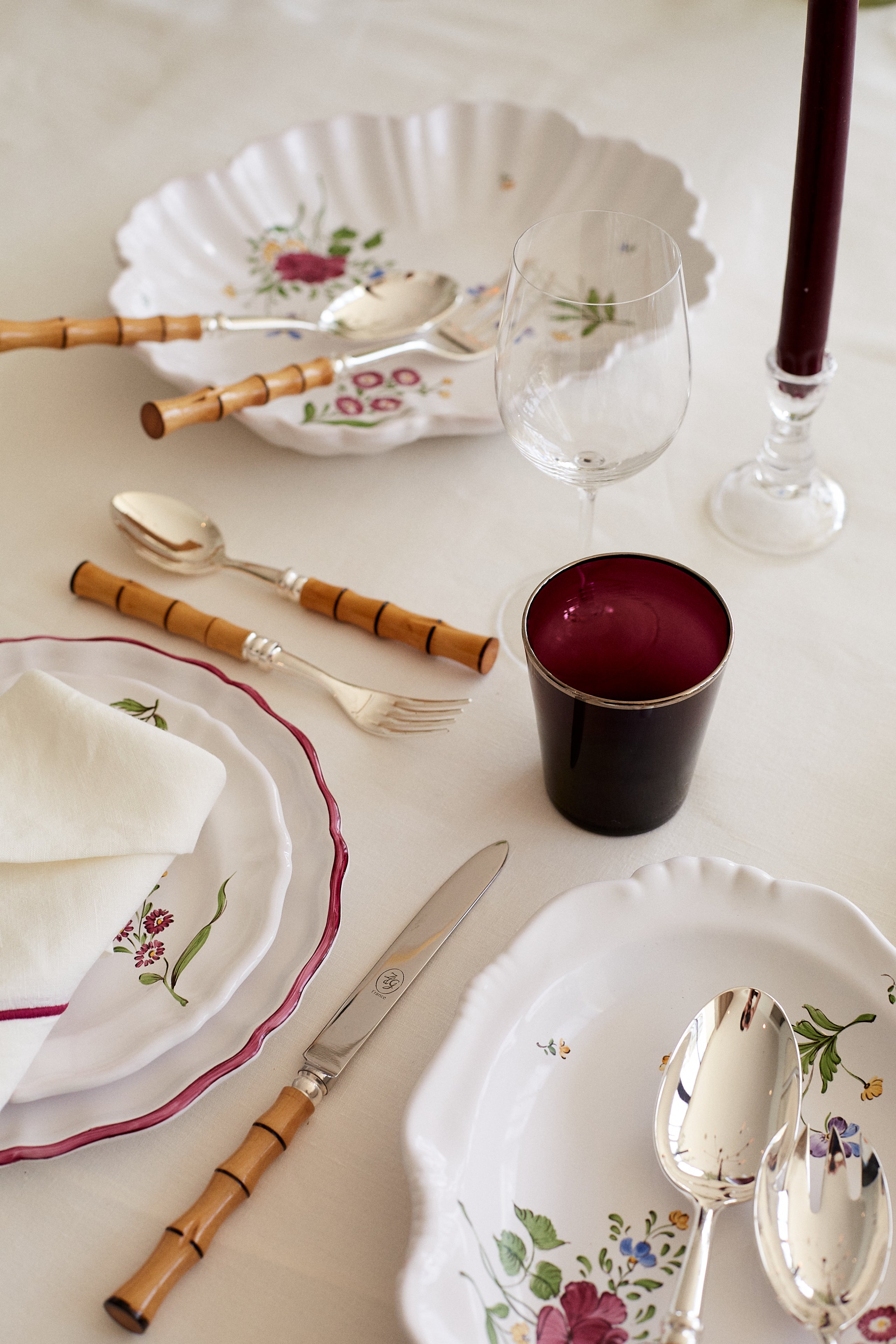 Table Setting with Picardie Medium Oval Dish, Florale