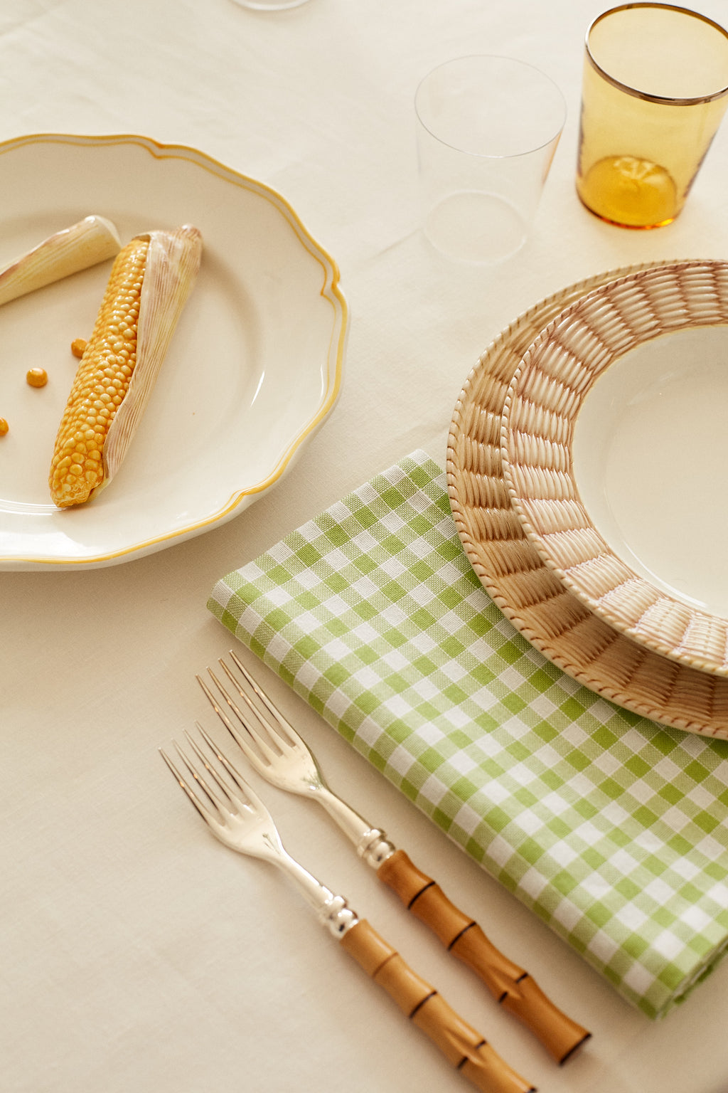 Table Setting with Trompe L’œil Corn Décorative Plate
