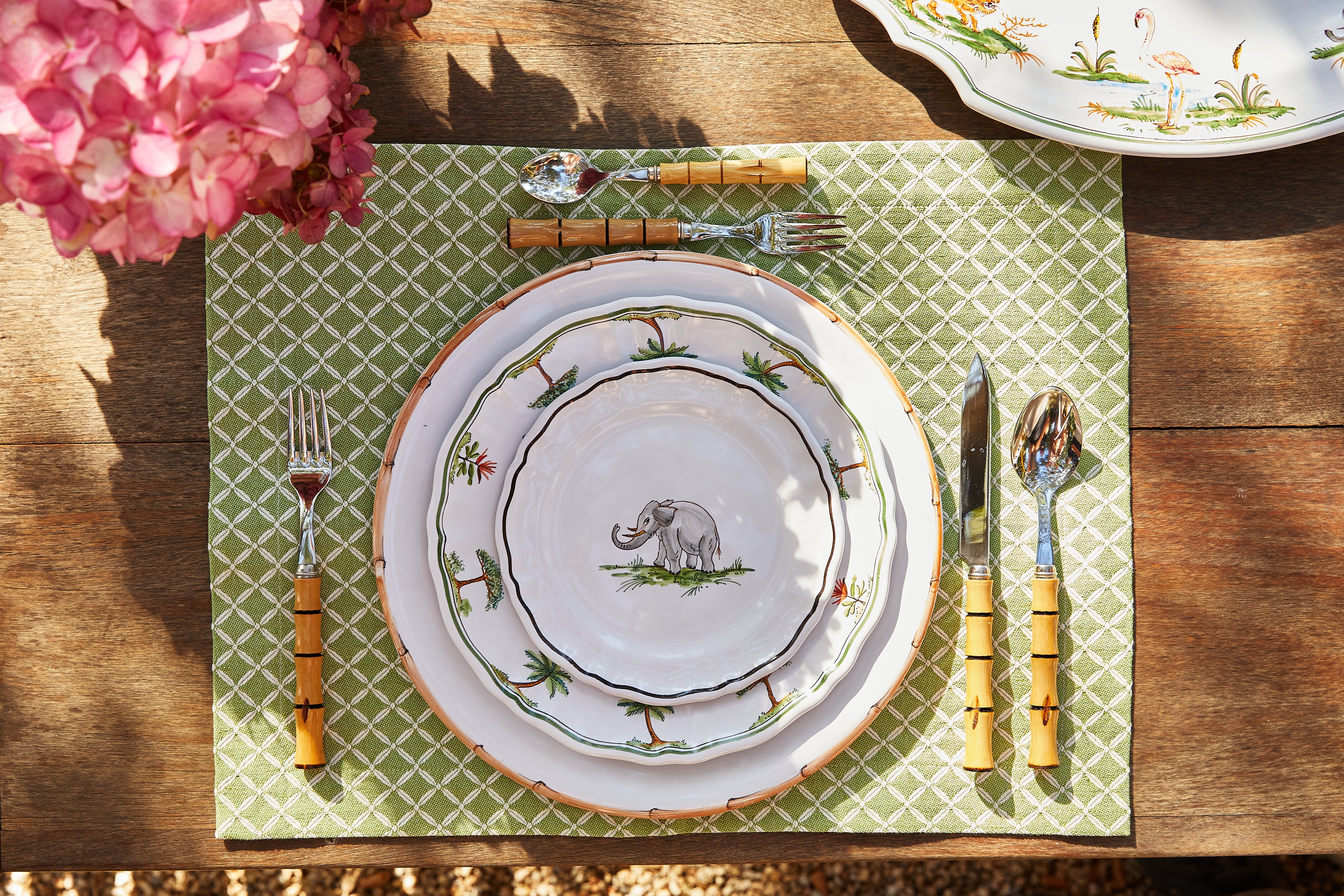 Styled table setting with Animaux de la Savane Dessert/Side Plate